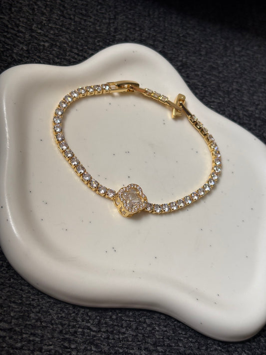 Diamond glow bracelet